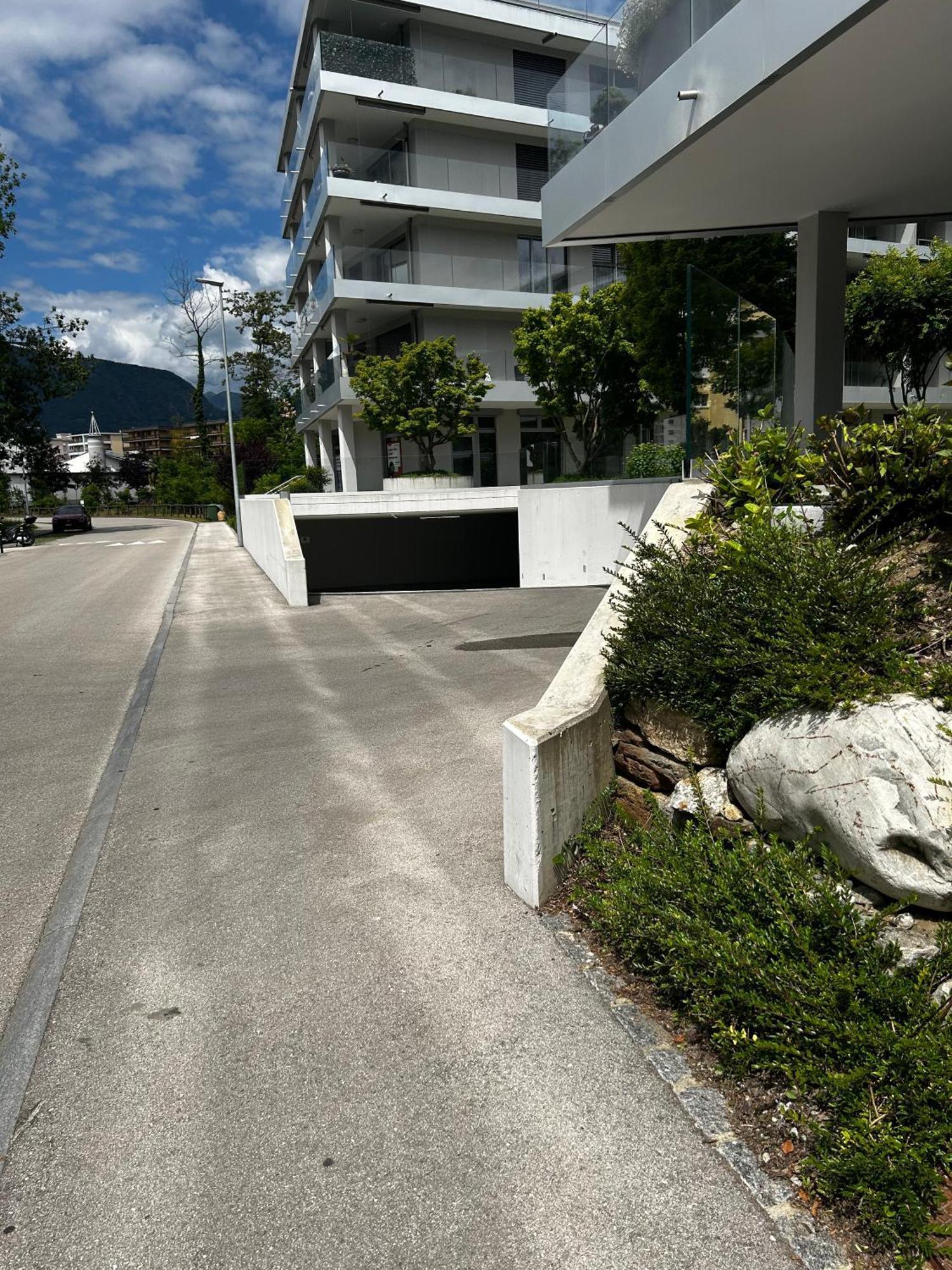 Family Apartment, Near The Beach Whit Private Park Locarno Exterior photo
