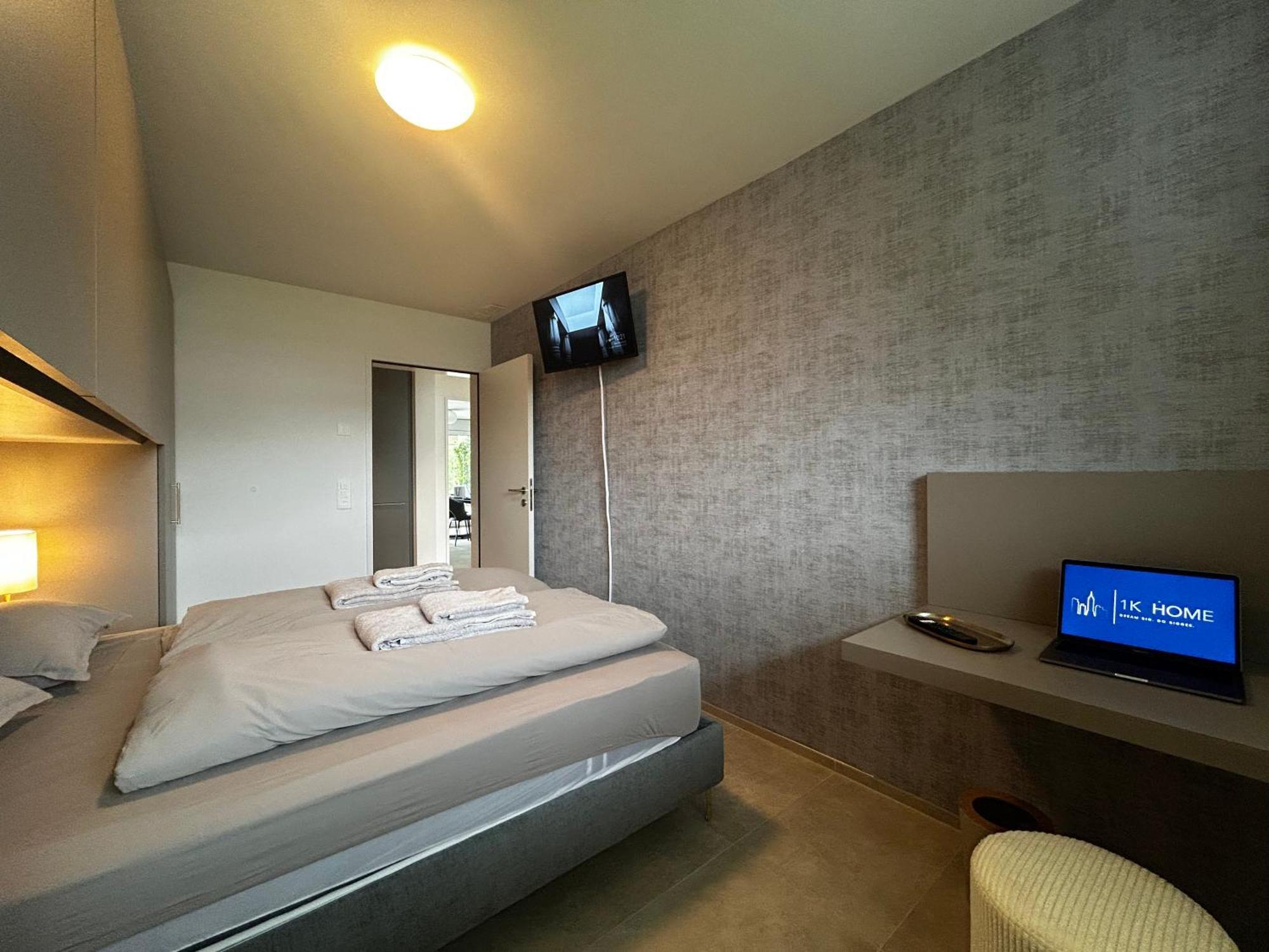 Family Apartment, Near The Beach Whit Private Park Locarno Exterior photo